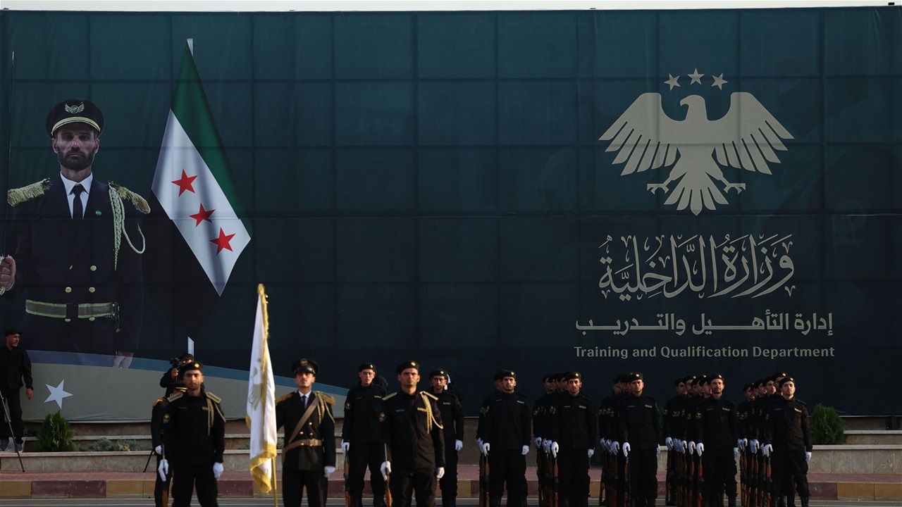 بحضور وفد عراقي.. الداخلية السورية تحتفل بتخرّج أول دفعة لـ&quot;مكافحة المخدرات&quot;