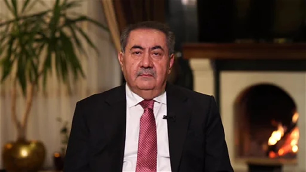 زيباري: السيد الصدر مستاء وغياب تياره يغير الكثير من المعادلات 