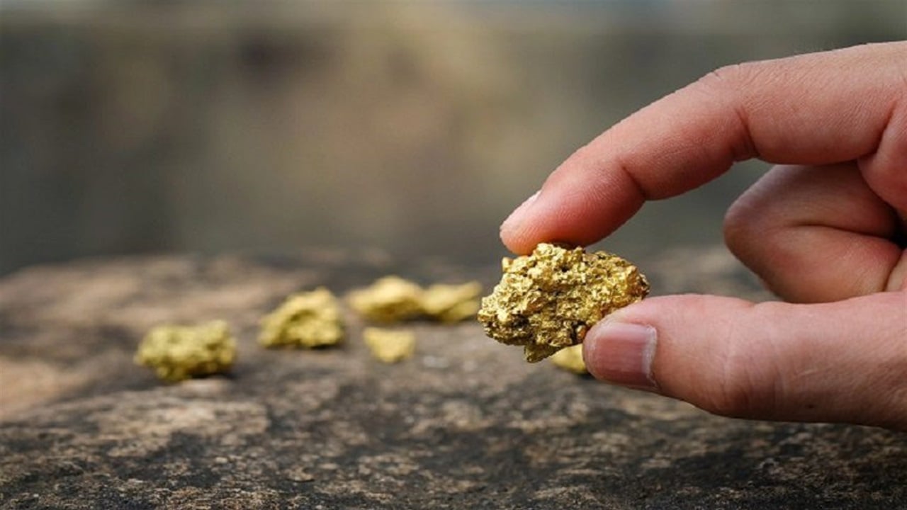 الذهب يتخلى عن جزء من مكاسبه ويخسر نحو 56 دولاراً