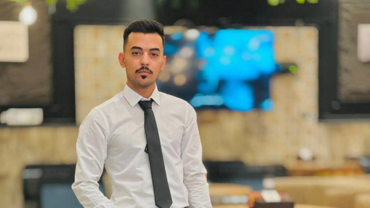 بعد شهر على وفاته.. تشييع شاب سوري قضى في حريق الكوت