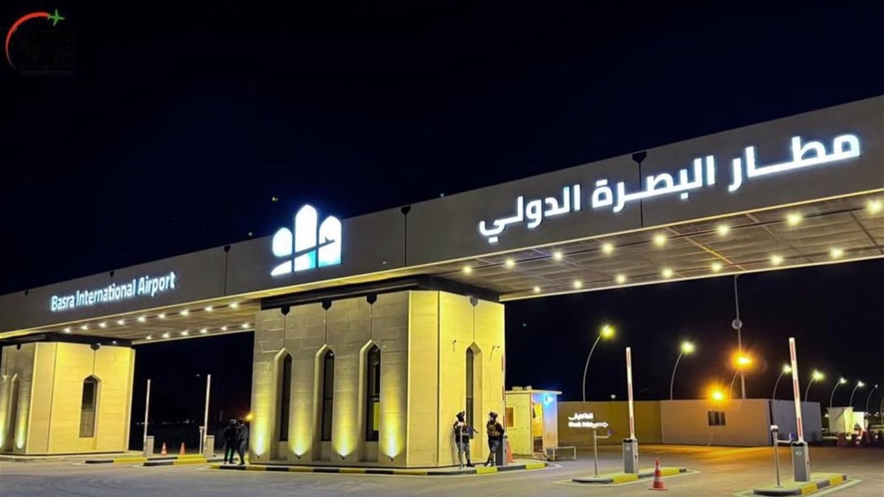 يقود &quot;كاديلاك&quot;.. نجل مدير شركة يقتحم مطار البصرة مسلحاً ويوثق الحادث بالبث المباشر