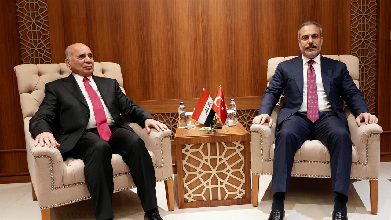 العراق وتركيا يبحثان ملفي المياه والنفط 