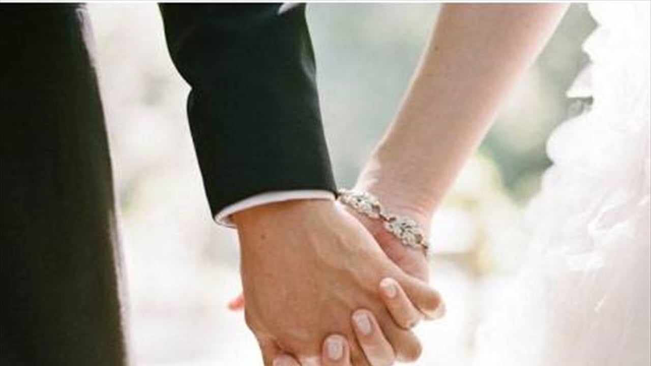 عروس عراقية تنصب على 18 رجلًا