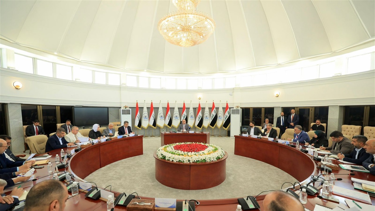 أمانة بغداد تعقد اجتماعا موسعا لبحث ومتابعة الاستعدادات المبكرة للأمطار