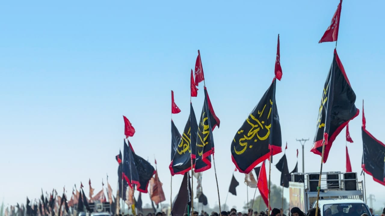 صور.. الزائرون يسيرون نحو سامراء المقدسة 