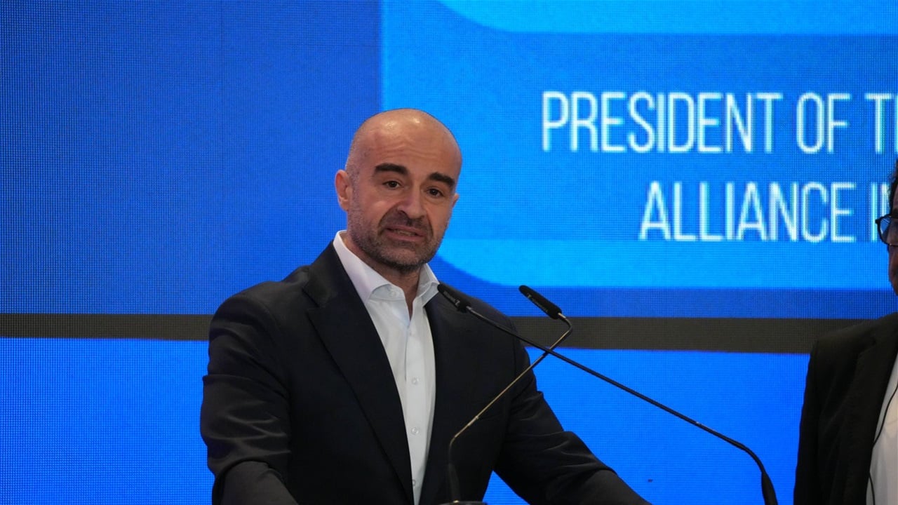 انتخاب طالباني رئيسا لتحالف في العالم العربي