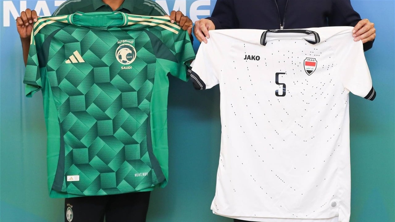 منتخب شباب العراق بالزي الأبيض أمام نظيره السعودي في كأس الخليج