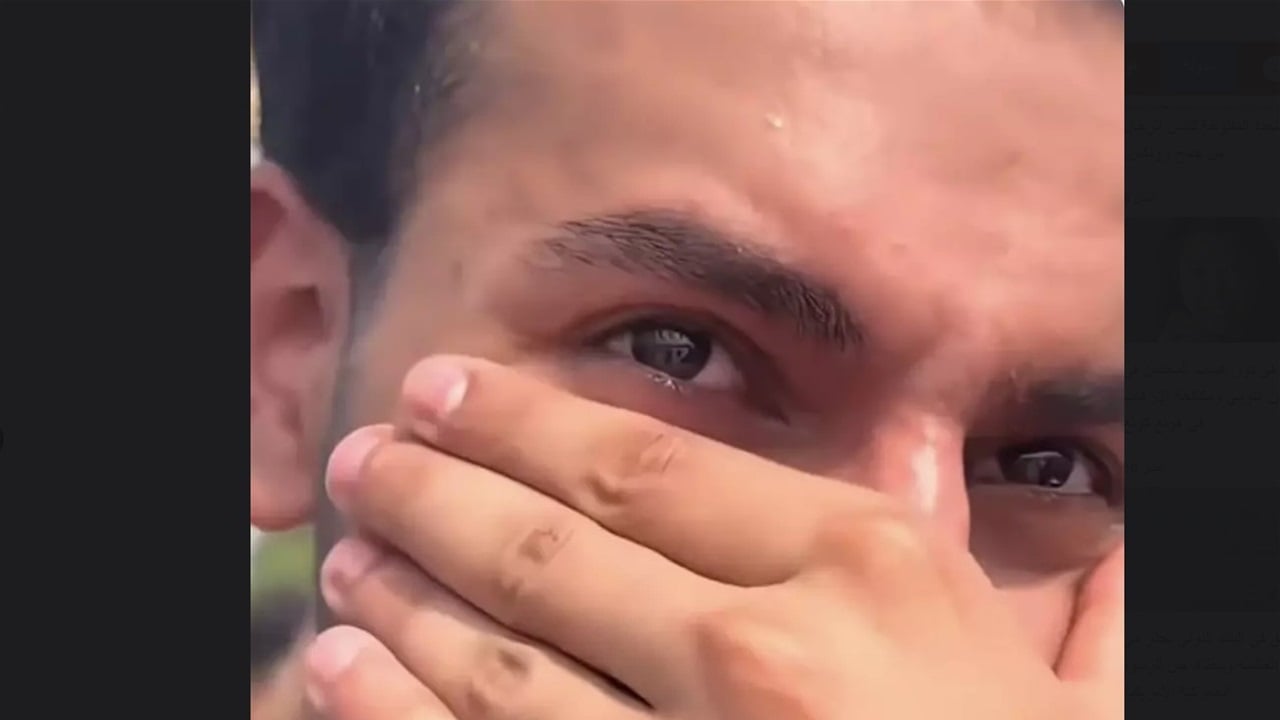هامش مثير في الاستعراض العسكري الصيني.. لماذا غرق شاب عراقي بدموعه وسط الحشود؟