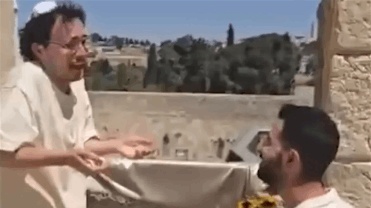 عرض زواج بين موسيقي شهير ويهودي
