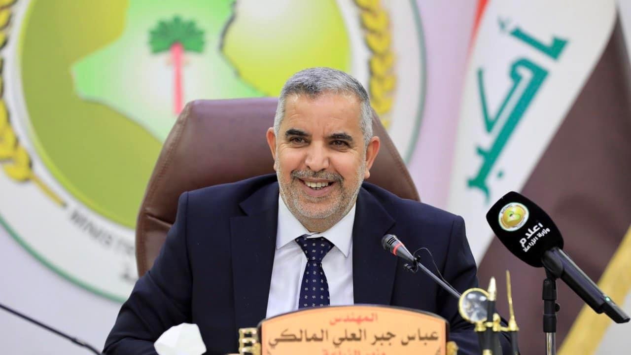 وزير الزراعة لـ السومرية: قرار منع استيراد الدجاج المجمد سيوفر آلاف فرص العمل