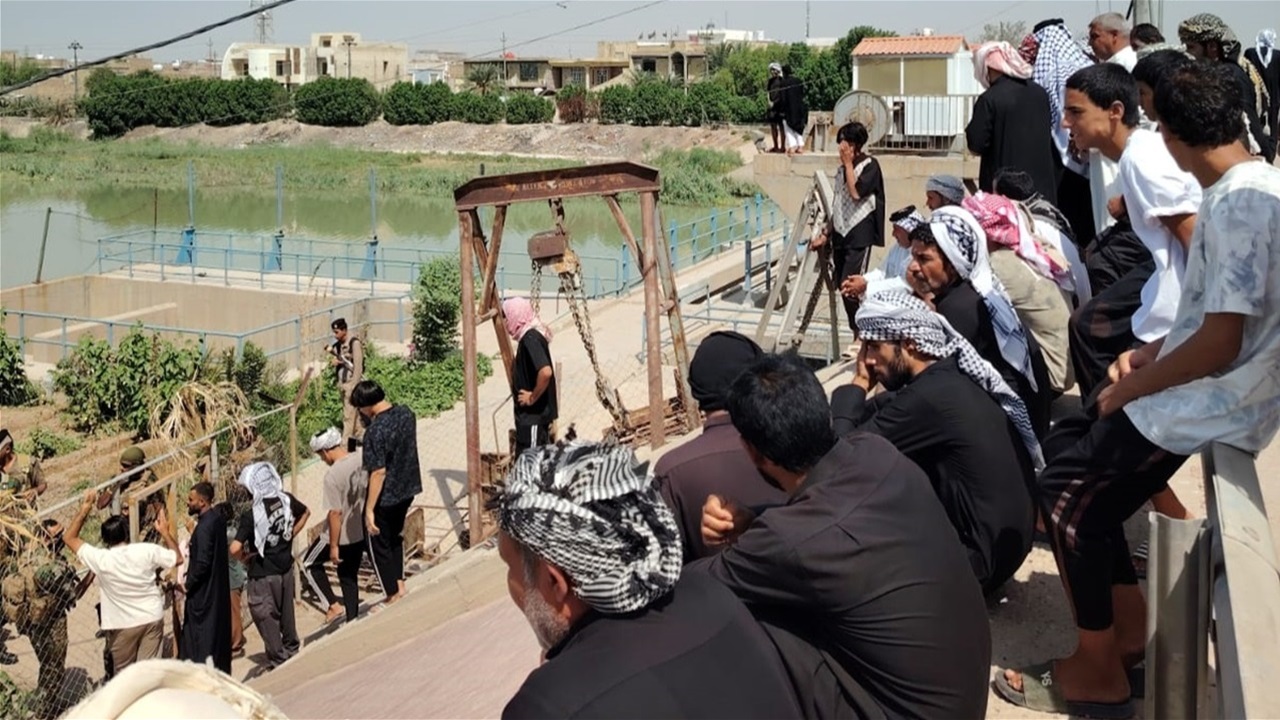 تجدد التظاهرات في ميسان احتجاجًا على شح المياه (صور)