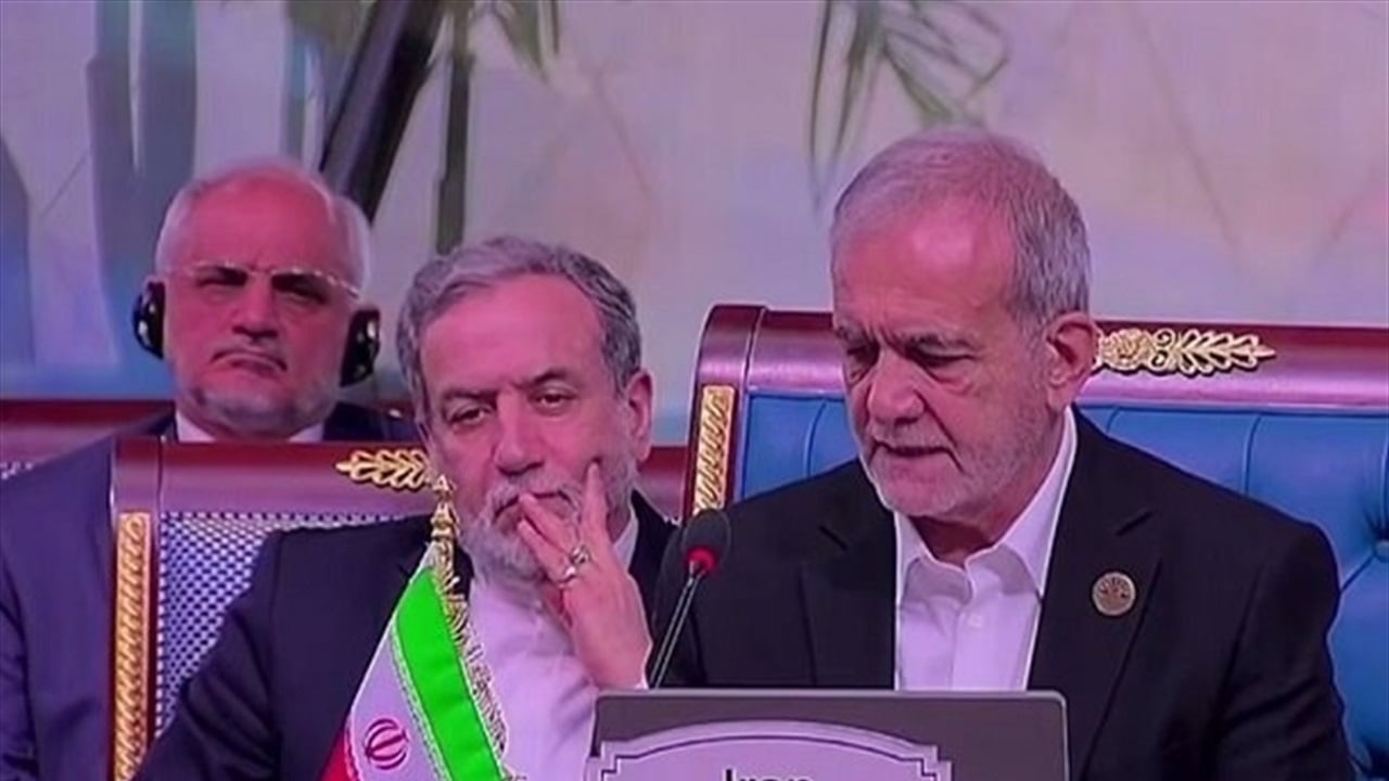 الرئيس الإيراني من الدوحة: لا خيار أمامنا سوى مواجهة إسرائيل