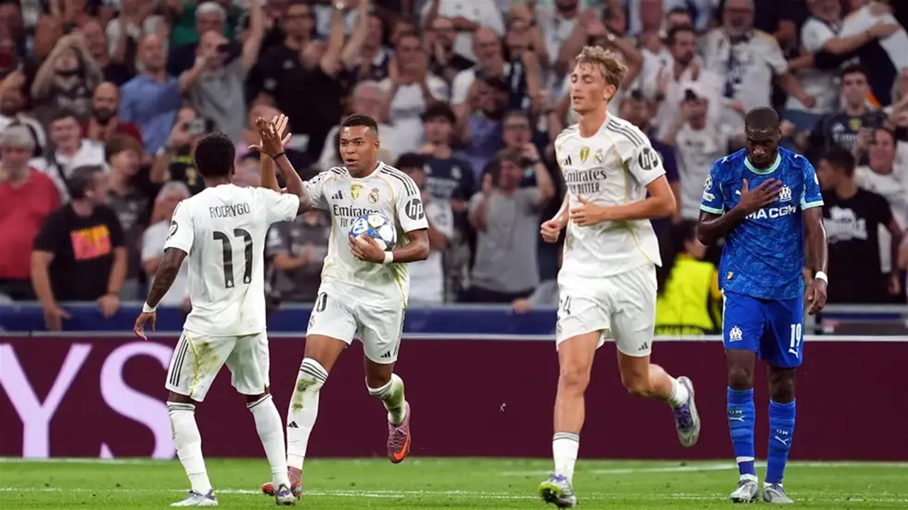 مبابي يعادل رقم نيستلروي في دوري الأبطال