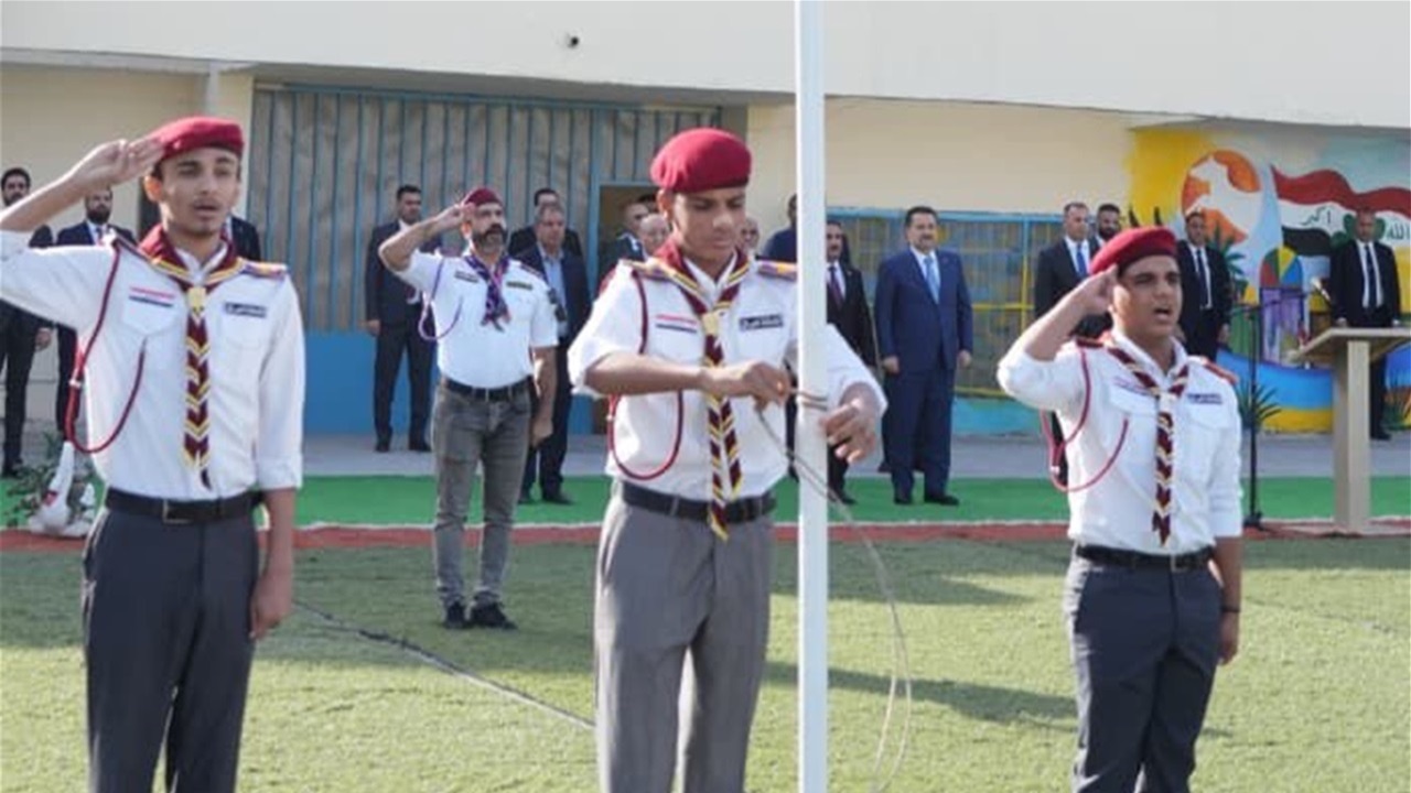رئيس الوزراء يدق جرس ثانوية الصدرين للمتميزين لبدء العام الدراسي الجديد 