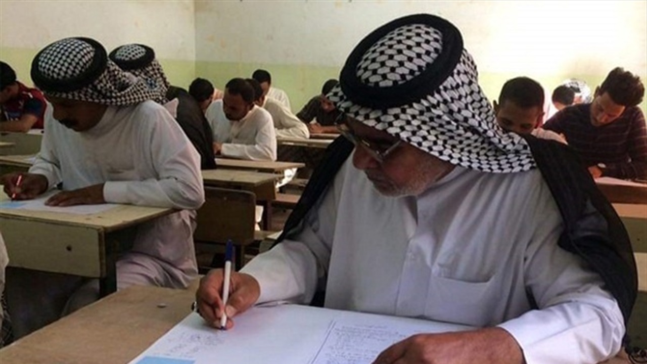 كركوك تفتح أبوابها للأميين.. &quot;حقك في التعليم&quot; يعيد الكبار إلى مقاعد الدراسة
