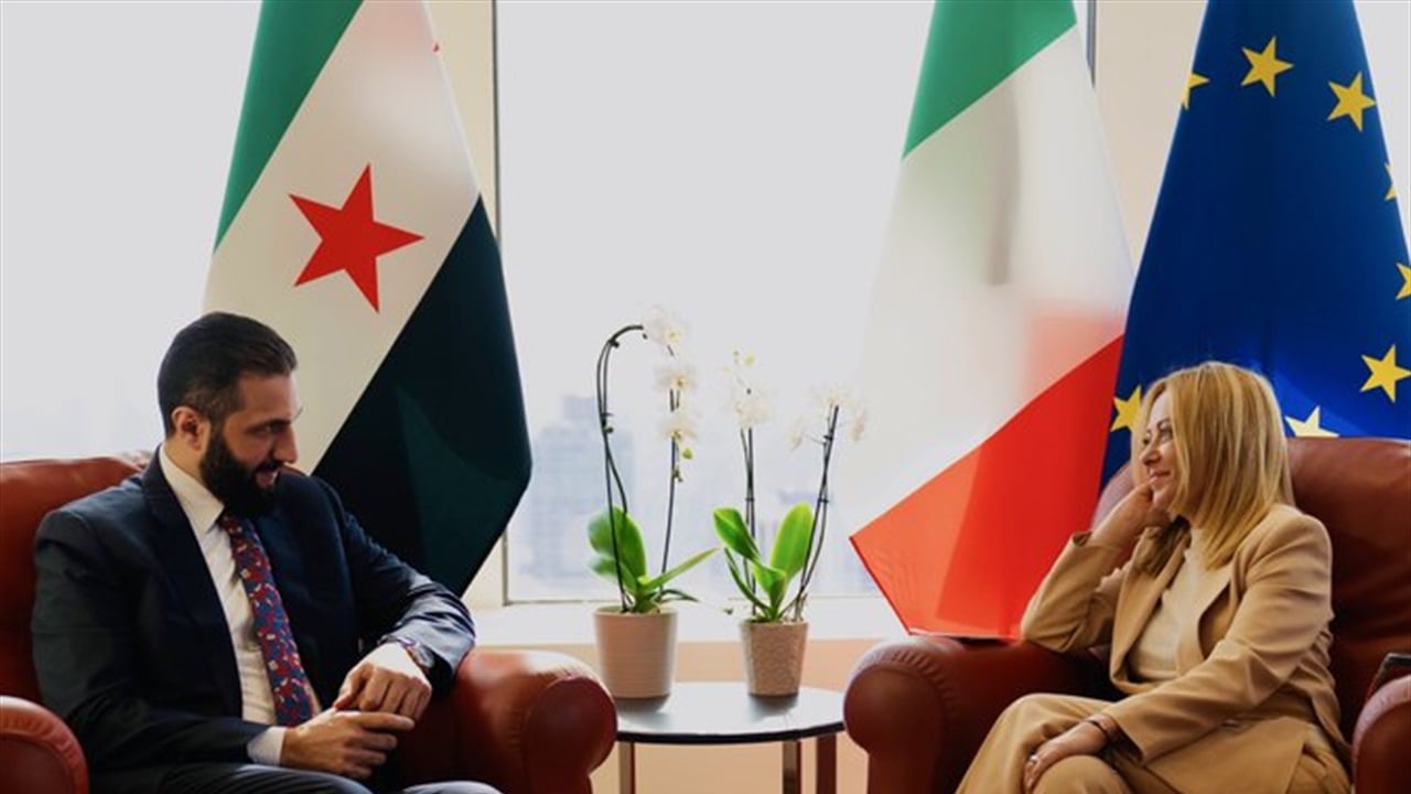 تفاعل واسع مع نظرات &quot;حسناء إيطاليا&quot; لأحمد الشرع