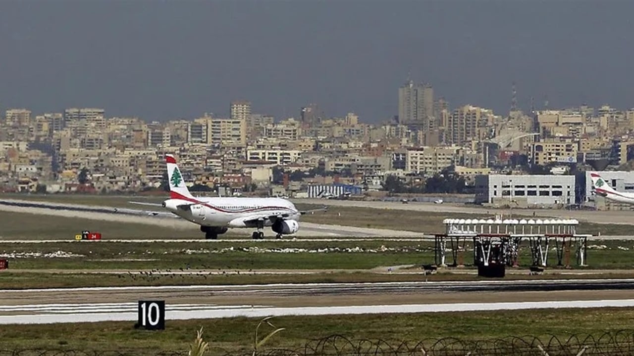 لبنان ترفض طلب إيران السماح بهبوط طائرتين في مطار بيروت