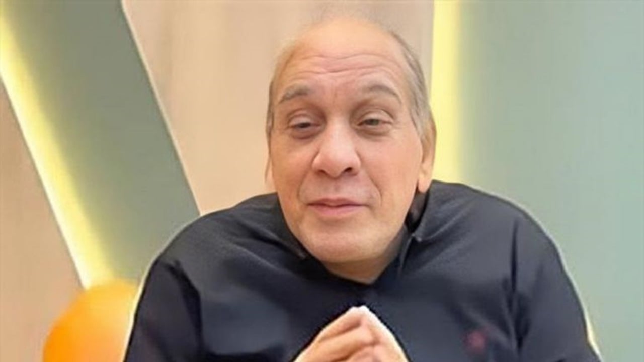 نقل فنان مصري إلى المستشفى إثر أزمة صحية