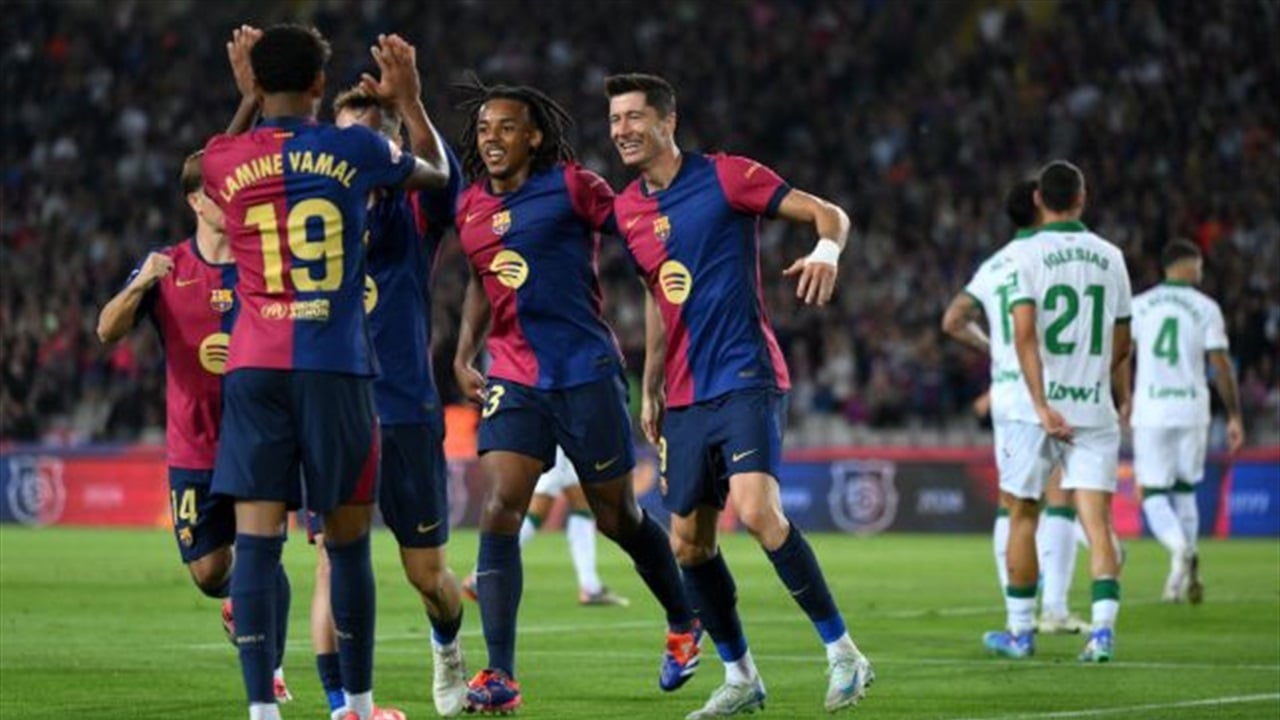 برشلونة يهزم سوسيداد ويرتقي لصدارة الدوري