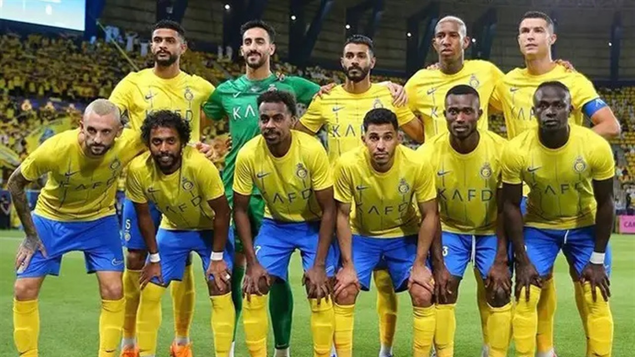 بالصور.. نادي النصر السعودي يصل إلى بغداد