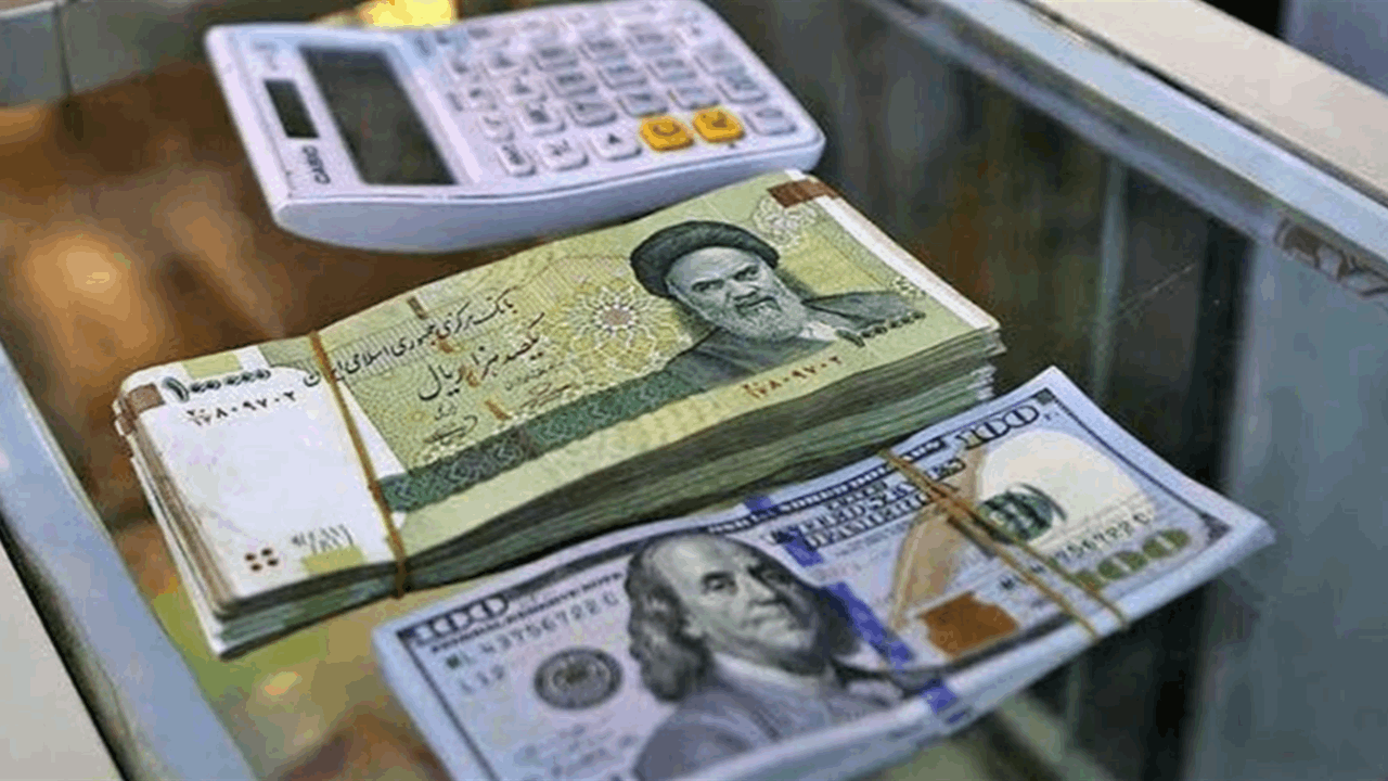 انهيار غير مسبوق للعملة الإيرانية مقابل الأخضر الصعب