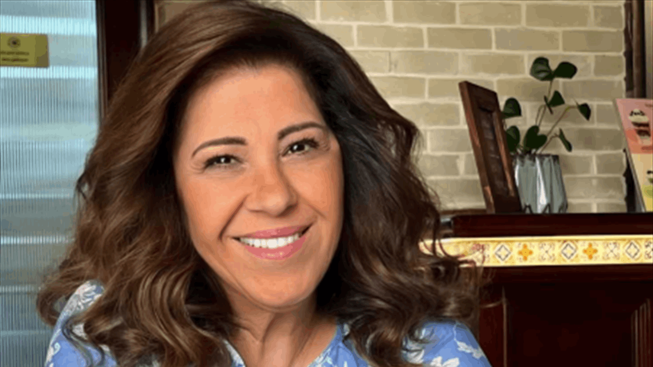 ليلى عبداللطيف تقلب الفنانين مع اوراقها.. توقعات جديدة ابرزها فضل شاكر 