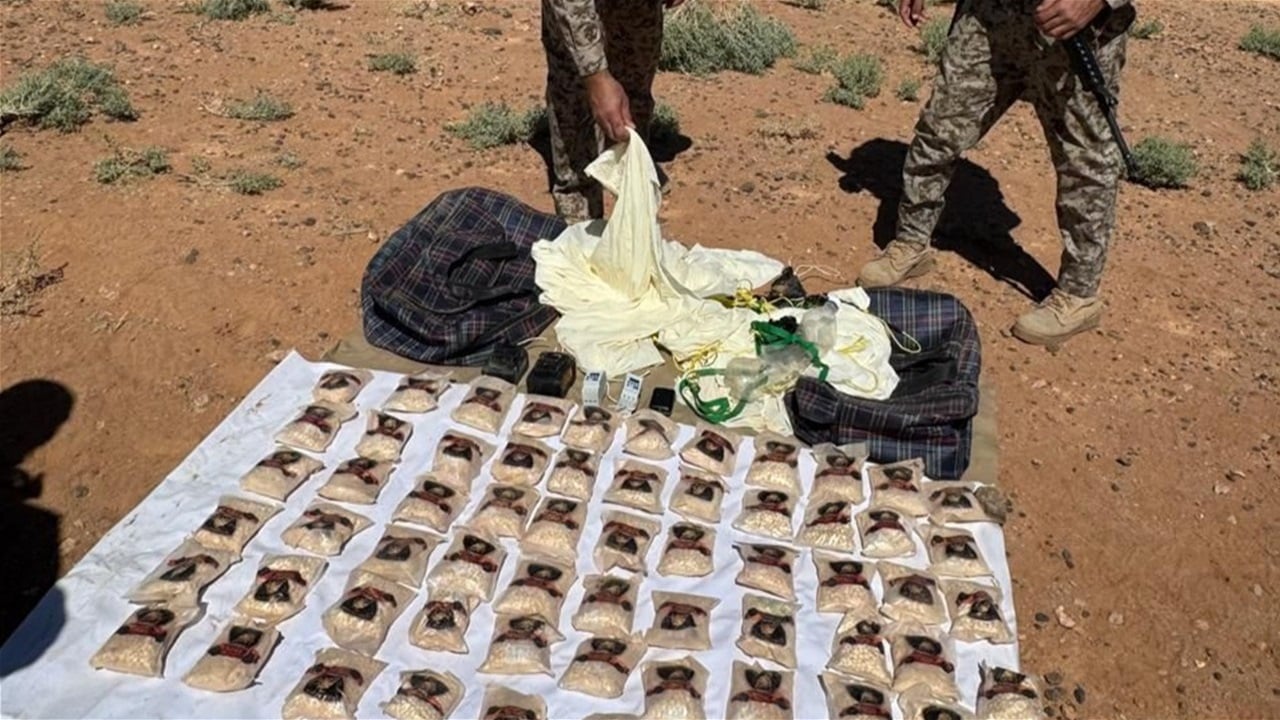 عبر بالونات.. إحباط تهريب 198 ألف حبة كبتاغون في الأنبار