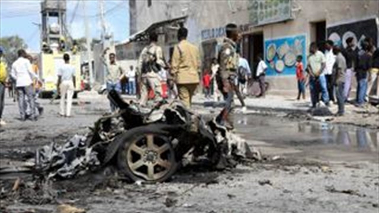 انفجار هائل في مقديشو وإطلاق نار  متواصل.. الفاعل مجهول 