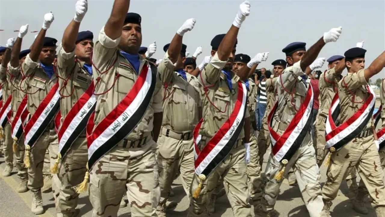نشر معلوماتهم &quot;على الفيسبوك&quot;.. مرشح يوزع باجات منتسبي الدفاع من خلال مكتبه!
