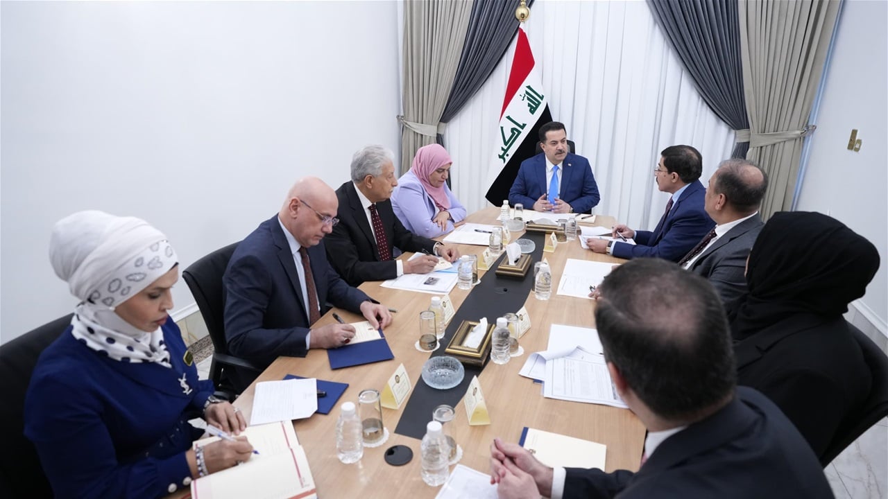 السوداني يترأس اجتماعاً بشأن تفعيل إجراءات تمويل مشاريع المبادرة الصناعية ويصدر توجيهات