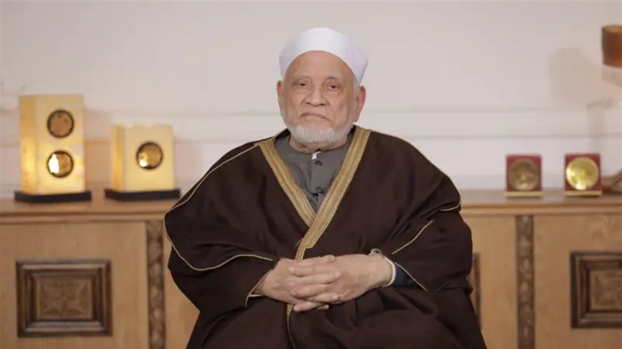 من هو احمد عمر هاشم؟