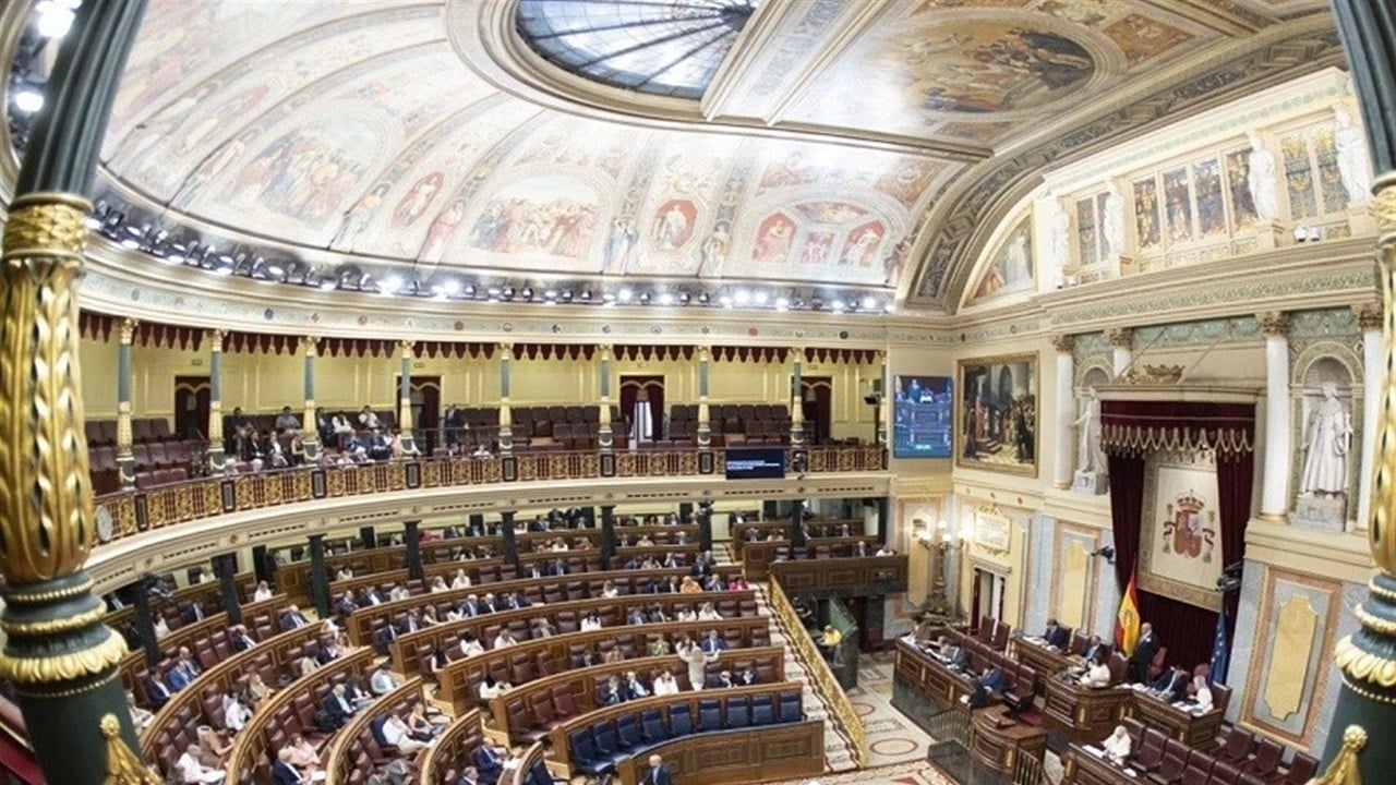 البرلمان الإسباني يقر حظرا على الأسلحة من إسرائيل وإليها