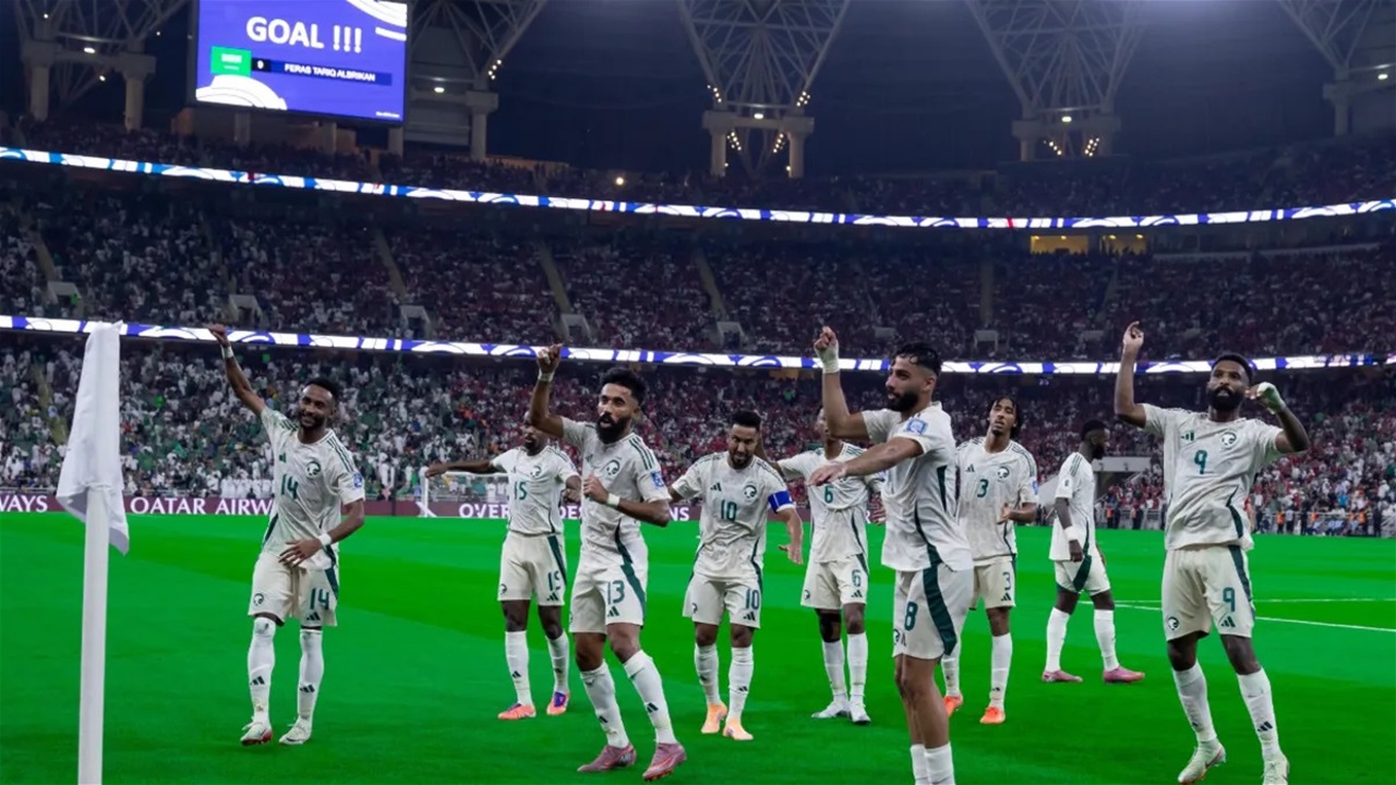 السعودية تهزم إندونيسيا بصعوبة في الملحق الآسيوي