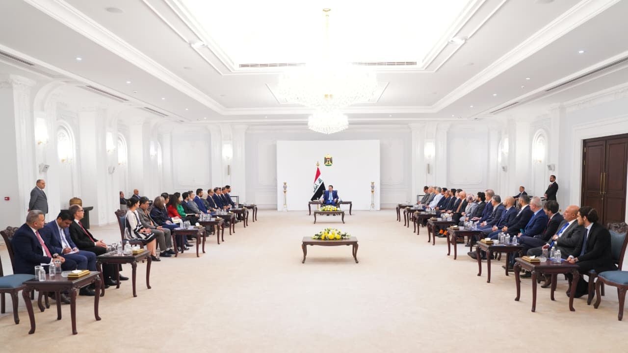 السوداني يستقبل مجموعة من الباحثين المغتربين: بعض مراكز الأبحاث لا تنقل الصورة الحقيقية عن العراق