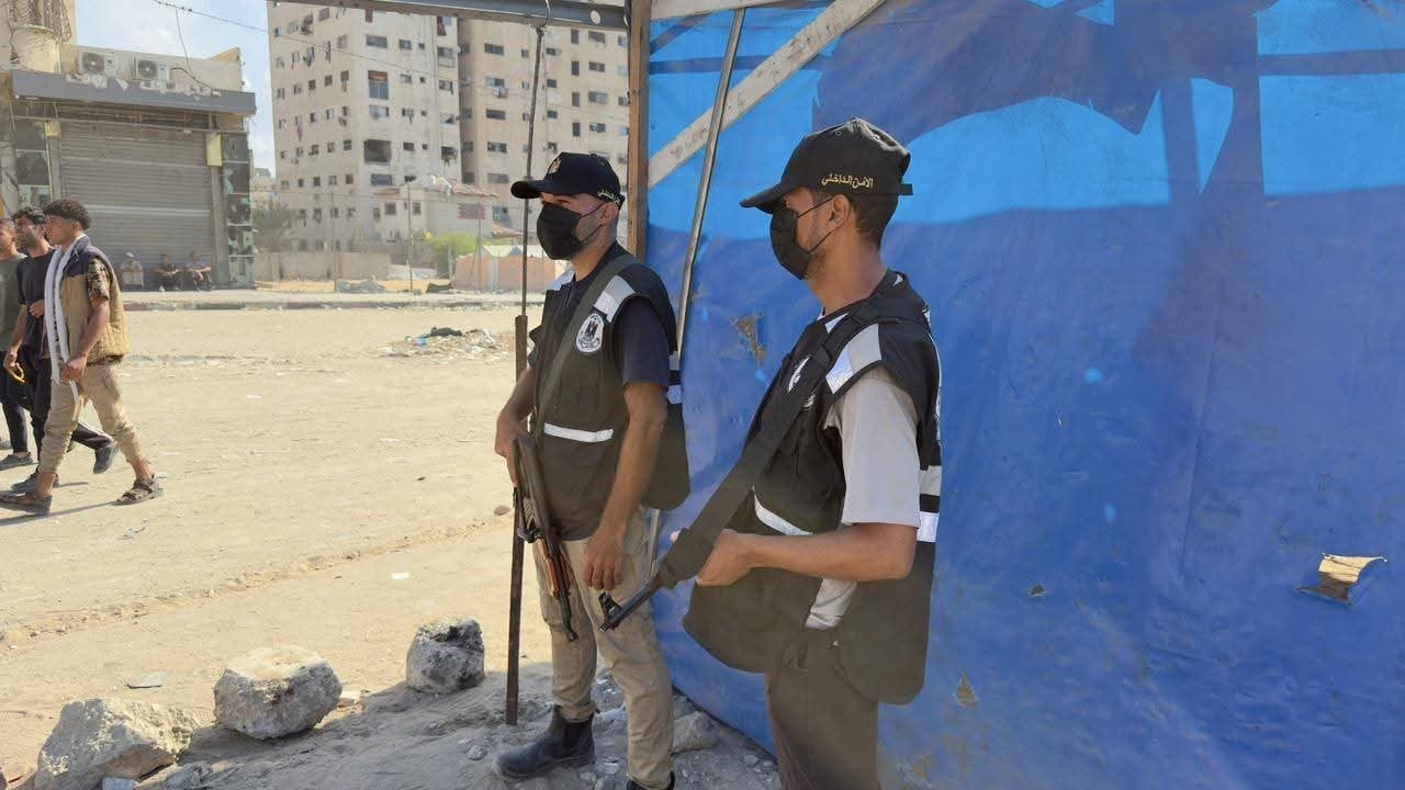 حماس تنتشر لفرض سيطرتها بغزة وتشتبك مع فصائل تعاونت مع تل ابيب