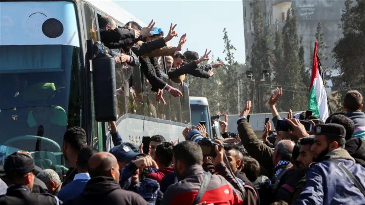 الكشف عن تلاعب إسرائيلي بقائمة الأسرى الفلسطينيين المقرر الإفراج عنهم