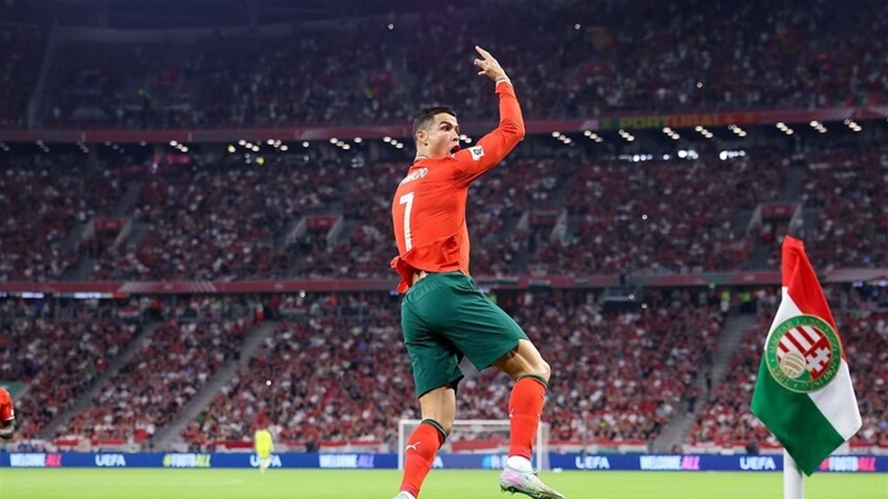 رئيس &quot;فيفا&quot; يثني على رونالدو عقب إنجازه مع البرتغال