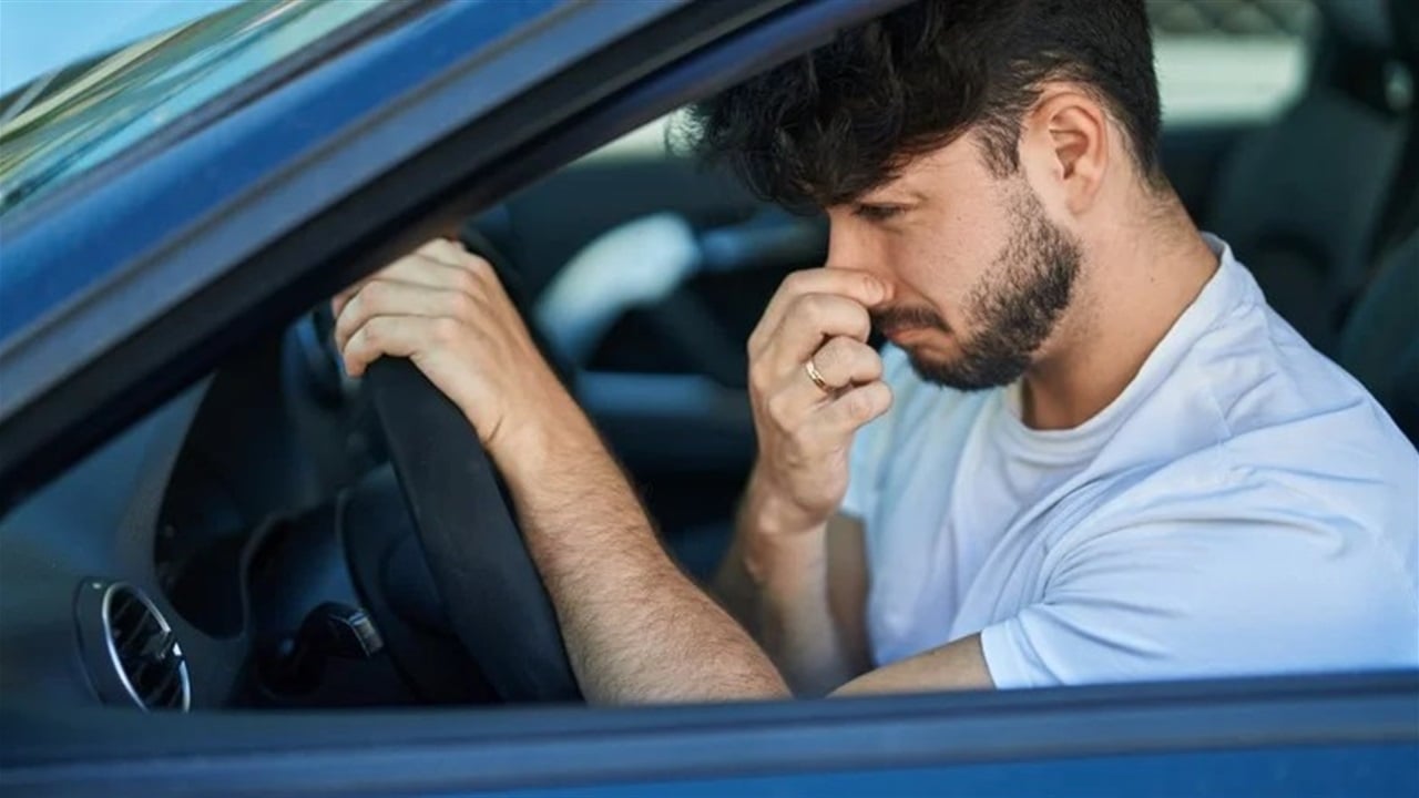 روائح السيارات… هل هي مجرد إزعاج أو إنذار مبكر لمشكلات أخطر؟
