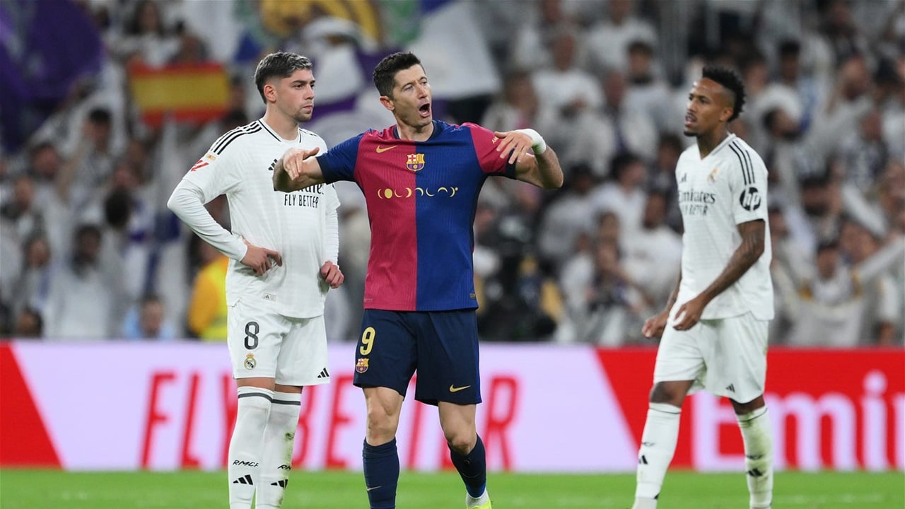 برشلونة يعترض على التحكيم قبل الكلاسيكو أمام ريال مدريد
