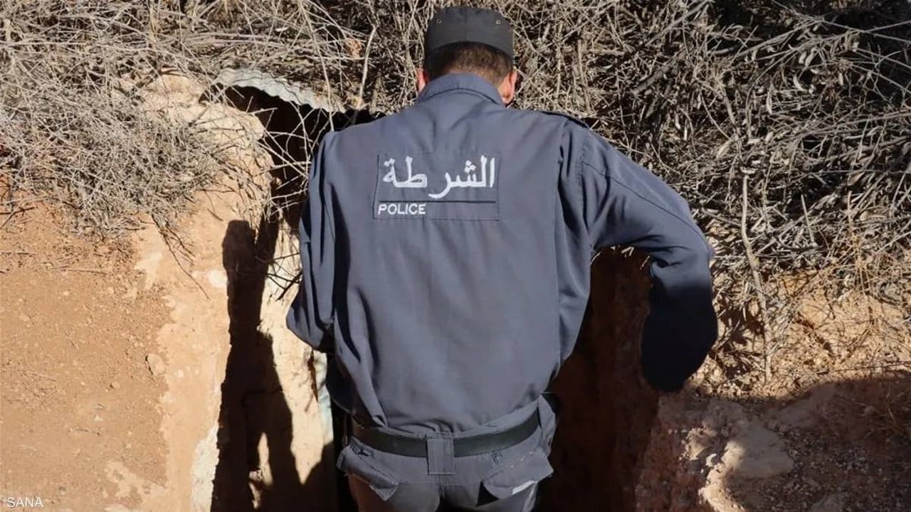 بداخله أدوات تعذيب.. العثور على سجن سري يعود لحقبة الأسد في سوريا
