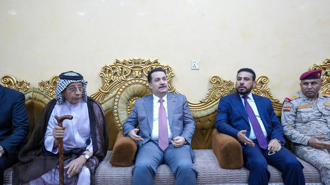 السوداني يزور منزل عائلة الشهيد العميد محمد العلياوي في ميسان: واجبنا رعاية ذوي الشهداء
