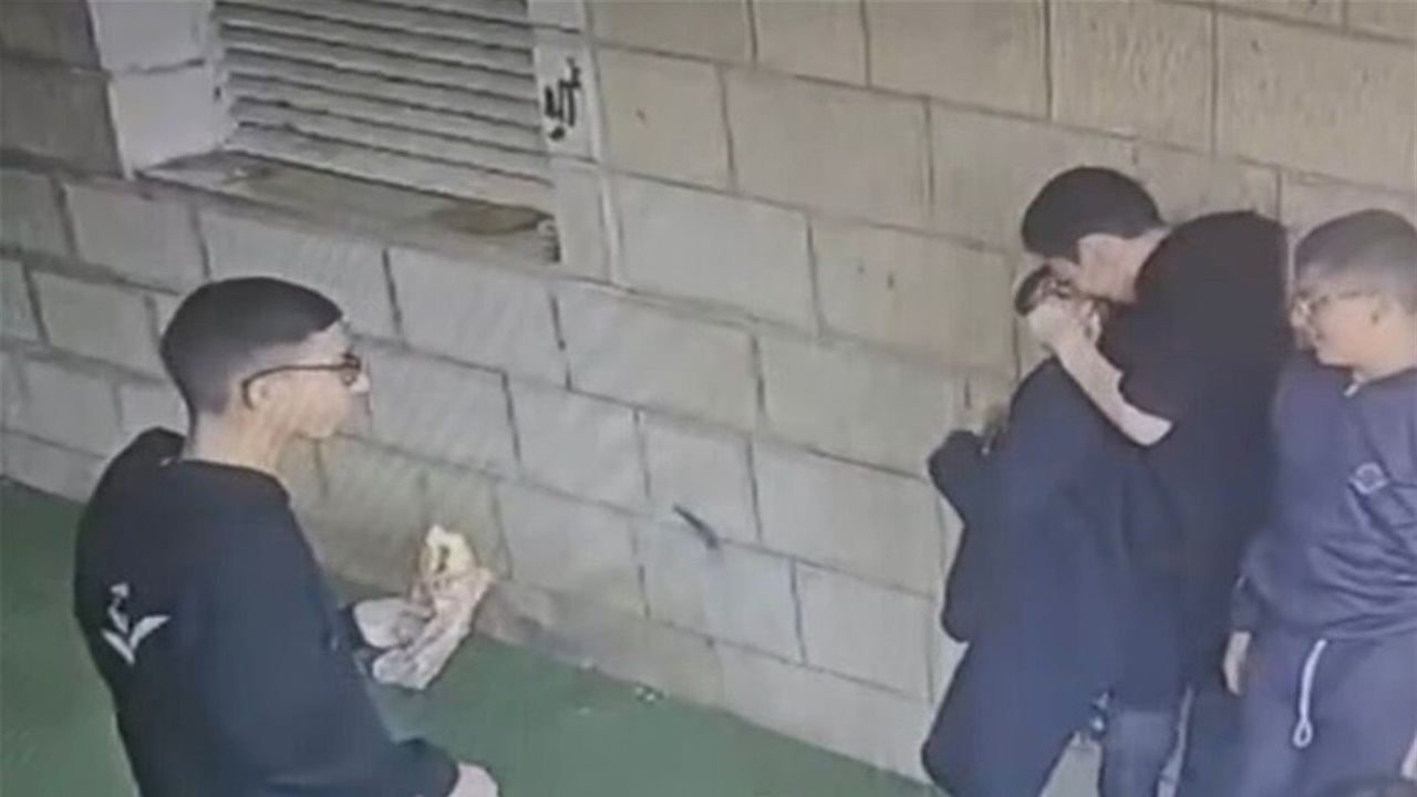 تلميذ يخنق زميله خلال تحدي &quot;لعبة الموت&quot;.. في لبنان أم القدس (فيديو)