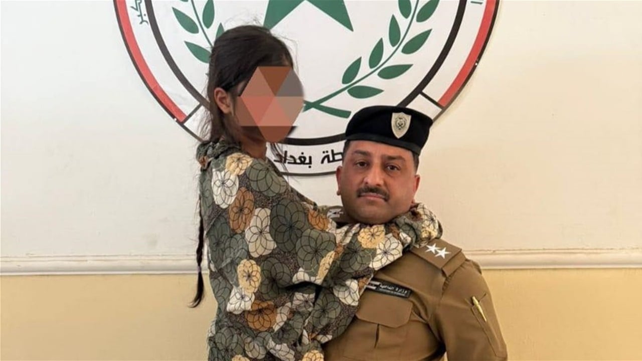 اعتداء وحشي يهزّ بغداد.. شرطة الرصافة تعتقل أباً ضرب ابنته بوحشية (صور)