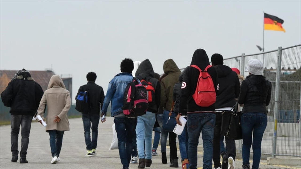 دراسة تكشف عن مدى سعادة المهاجرين في المانيا.. مقارنة مثيرة بين العراقيين والسوريين