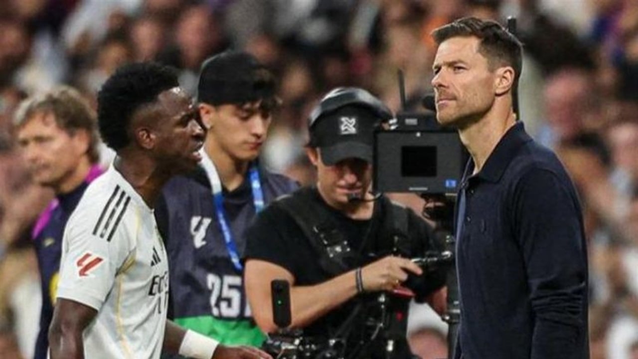 بعد الكلاسيكو.. تفاصيل جديدة عن خلاف ألونسو وفينيسيوس 