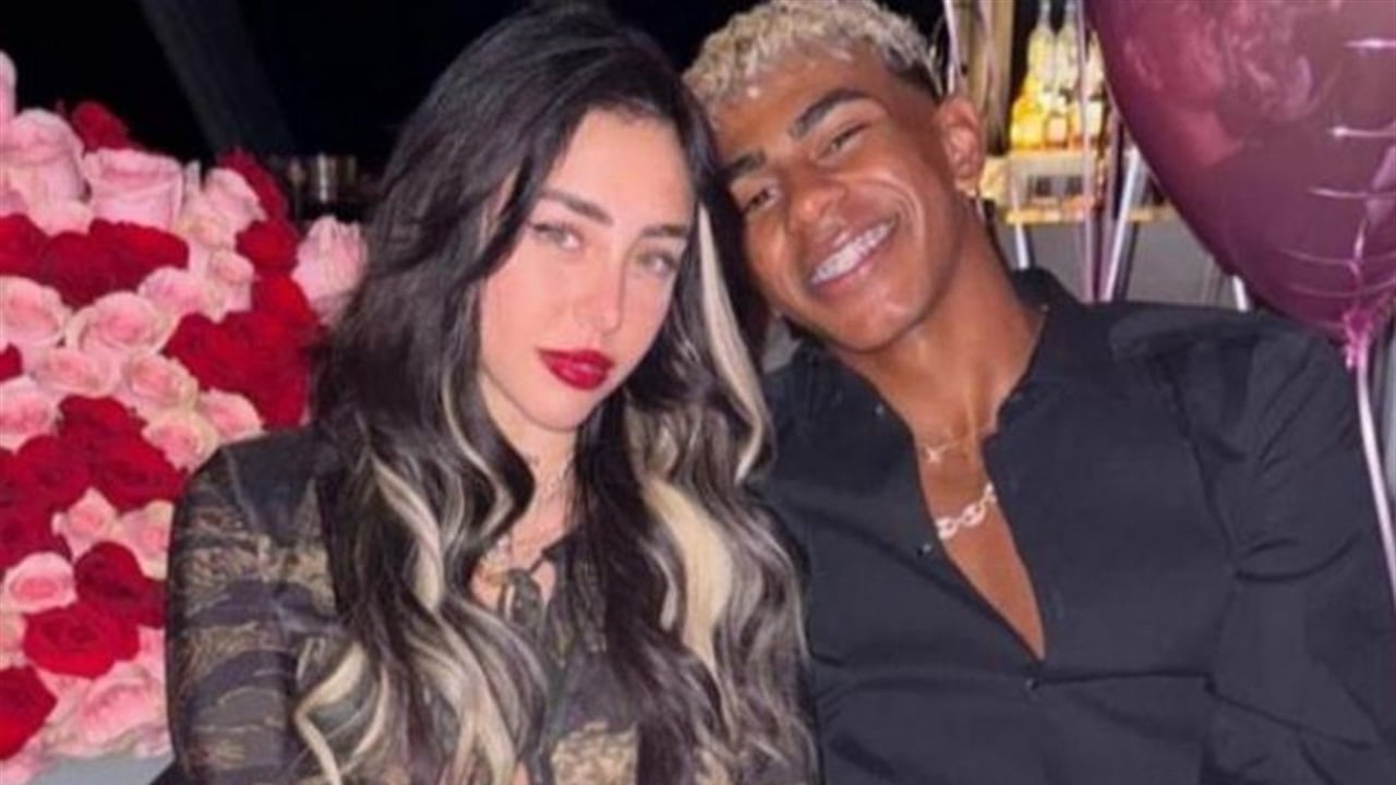 لامين يامال ينفصل عن صديقته نيكي نيكول 