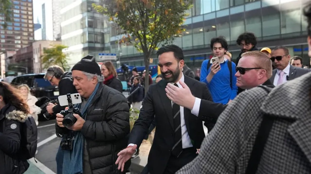 زهران ممداني يتصدر السباق لرئاسة بلدية نيويورك ويثير جدلاً واسعاً