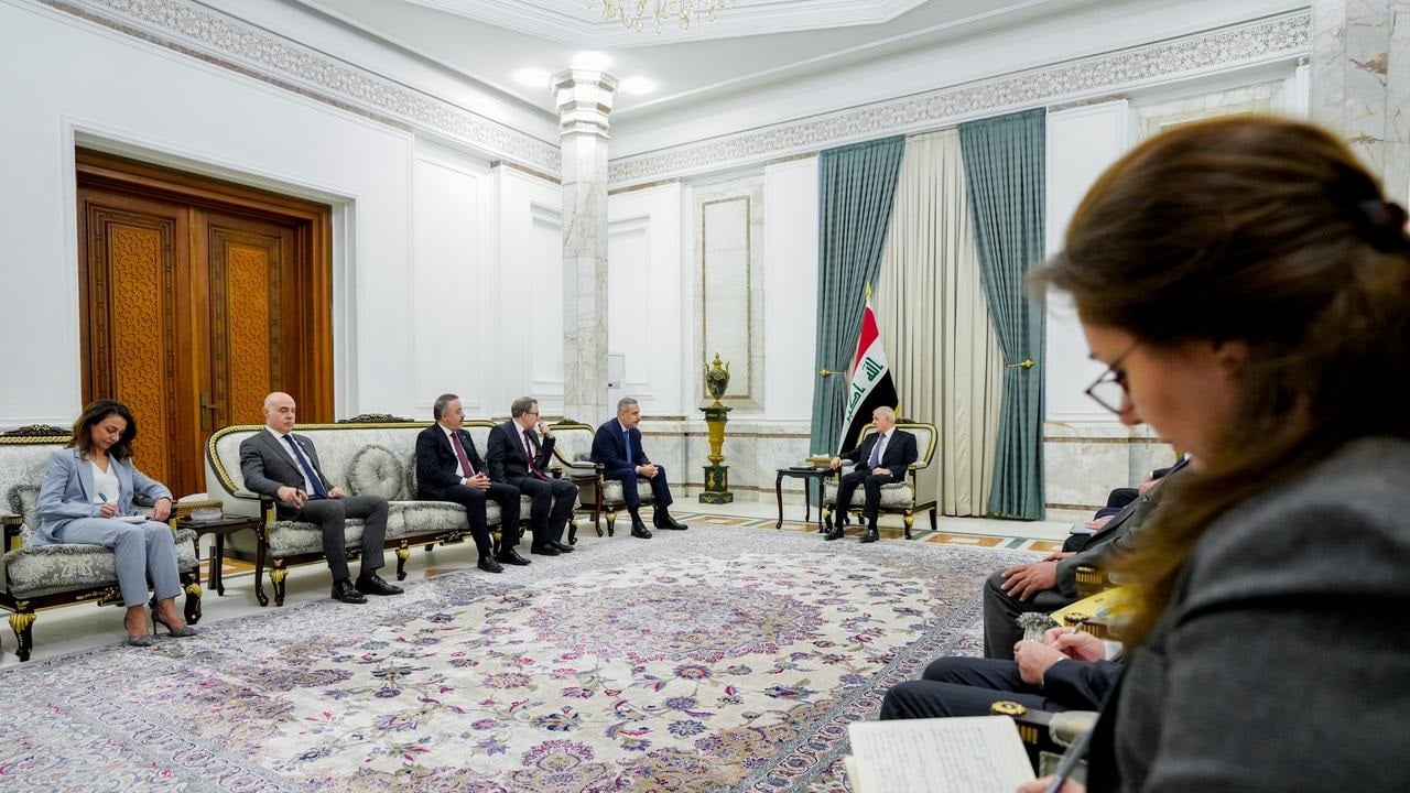 خلال لقائه فيدان.. رئيس الجمهورية يدعو إلى تبني سياسة عادلة حول الحصص المائية