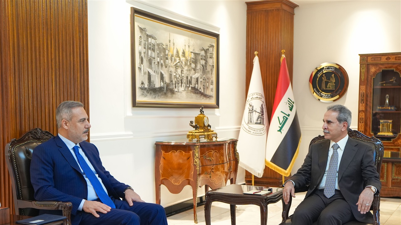 رئيس القضاء يستقبل وزير خارجية تركيا.. مباحثات في القضايا القضائية والقانونية