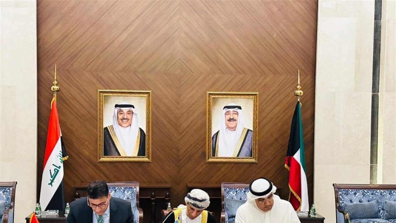 العراق يسلم الأرشيف